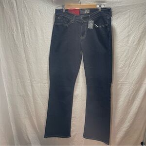 NWT. Signature Levi curvy boot cut size 12 long.